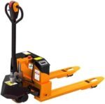 XOVP-023 Chariot à Plateforme Transpalette électrique, transpalette alimenté d'une capacité de 4400 LB, Camion à fourches électrique avec poignée Multifonction Chariot Robuste sur Roues(68.5cm)